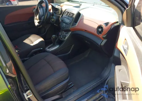 2015 Chevrolet Sonic Lt из США, поврежденный, VIN 1G1JC5SG8F4126703